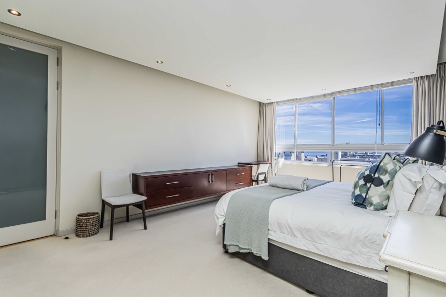 To Let 3 Bedroom Property for Rent in Sea Point Western Cape